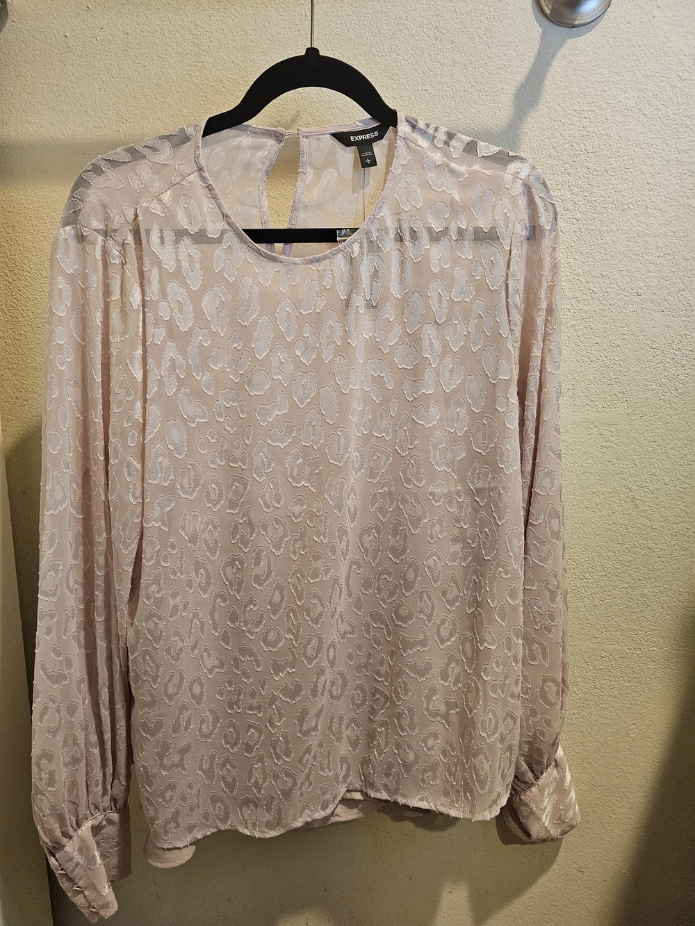 Express Women's Light Pink Leopard Jacquard Long Sleeve Blouse